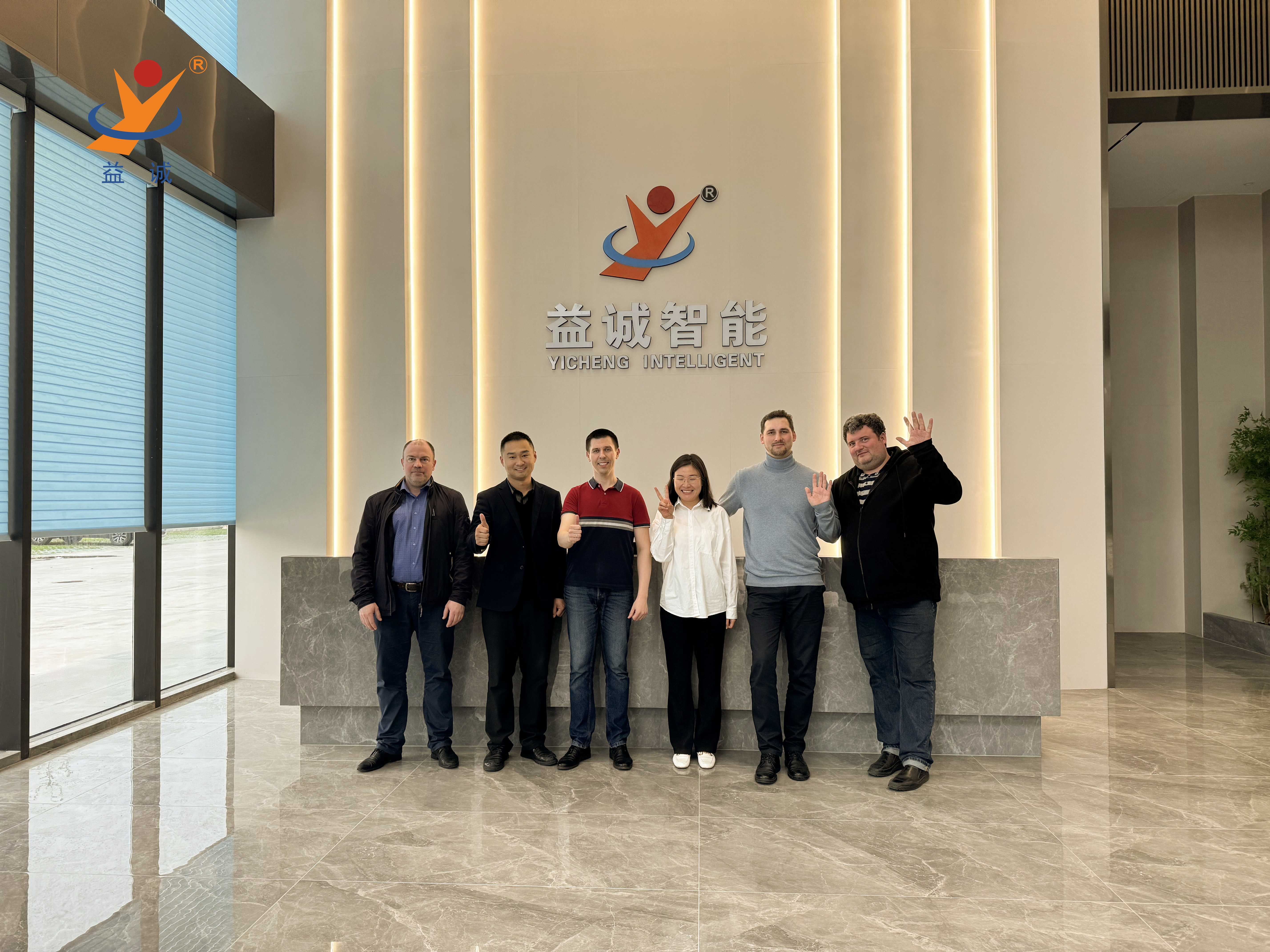 卓越品質(zhì) · 深獲認(rèn)可 | 俄羅斯客戶(hù)蒞臨浙江益誠(chéng)智能科技園現(xiàn)場(chǎng)驗(yàn)收設(shè)備！